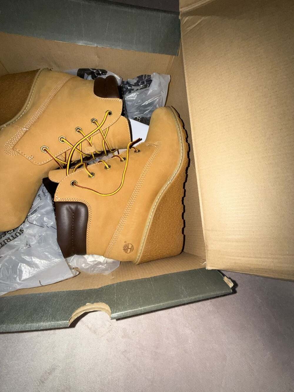 Timberland Women's Earthkeepers Amston 6-Inch Wheat Nubuck Wedge Boots TB08251A - Picture 2 of 16